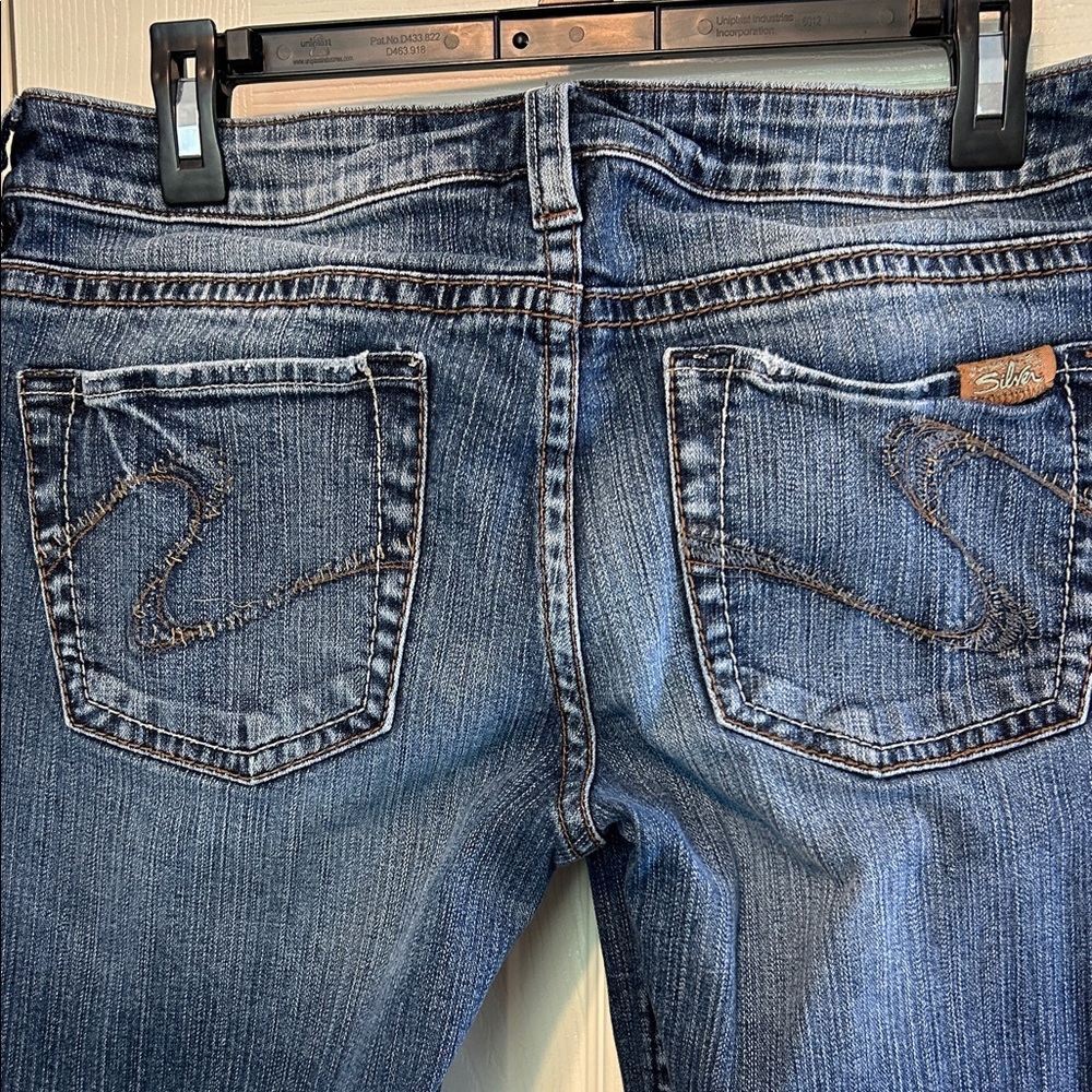 Silver Jeans Women's Classic Blue Boot Cut Jeans with Stretch